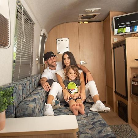 Airstream In The Center Of It All ไมอามี ภายนอก รูปภาพ