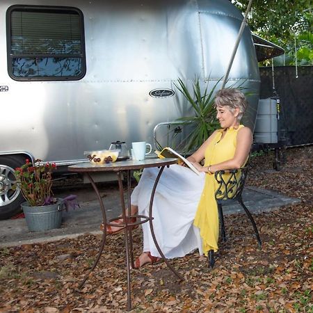 Airstream In The Center Of It All ไมอามี ภายนอก รูปภาพ