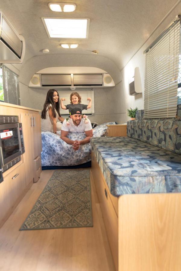 Airstream In The Center Of It All ไมอามี ภายนอก รูปภาพ