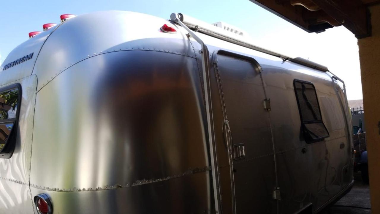 Airstream In The Center Of It All ไมอามี ภายนอก รูปภาพ