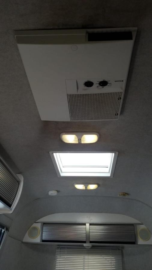 Airstream In The Center Of It All ไมอามี ภายนอก รูปภาพ
