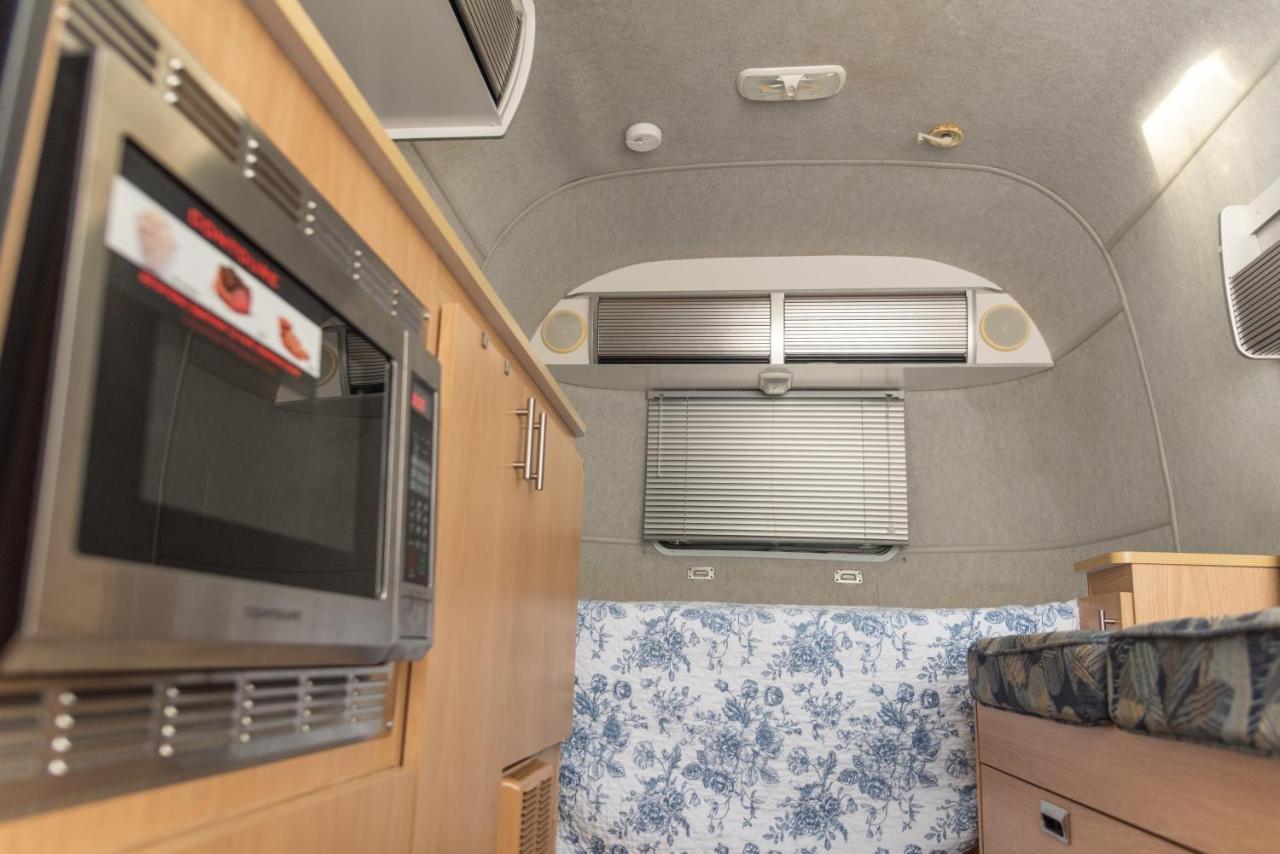 Airstream In The Center Of It All ไมอามี ภายนอก รูปภาพ